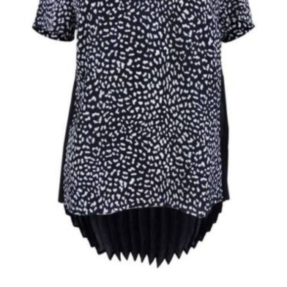 Michael Kors Printed Pleated-Back Top - Picture 3 of 5